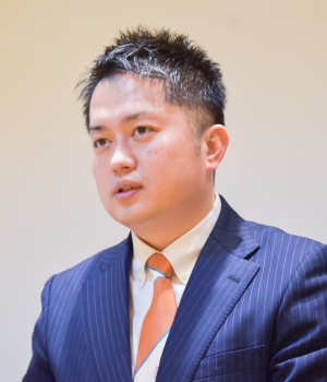 浦伸嘉